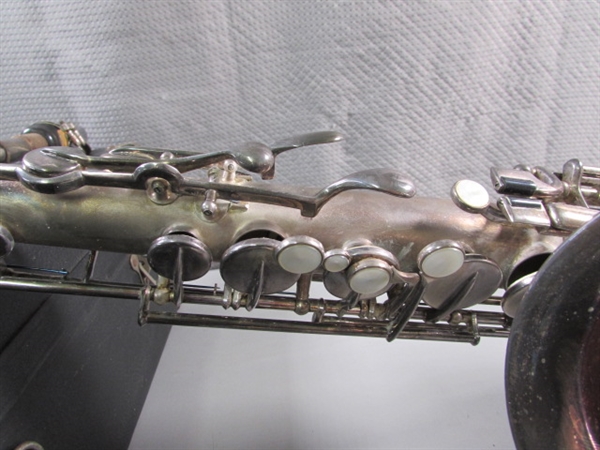 VINTAGE/ANTIQUE BUESCHER SILVER PLATED SAXOPHONE IN CASE