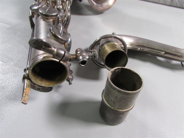 VINTAGE/ANTIQUE BUESCHER SILVER PLATED SAXOPHONE IN CASE