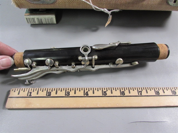VINTAGE/ANTIQUE CLARINET IN CASE