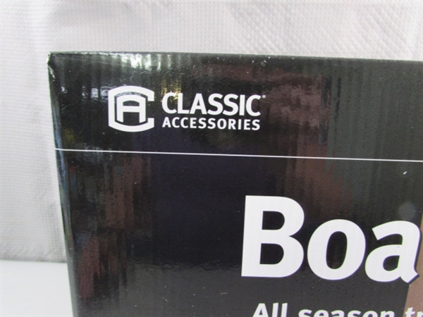 NEW - CLASSIC ACCESSORIES V- HULL BOAT COVER
