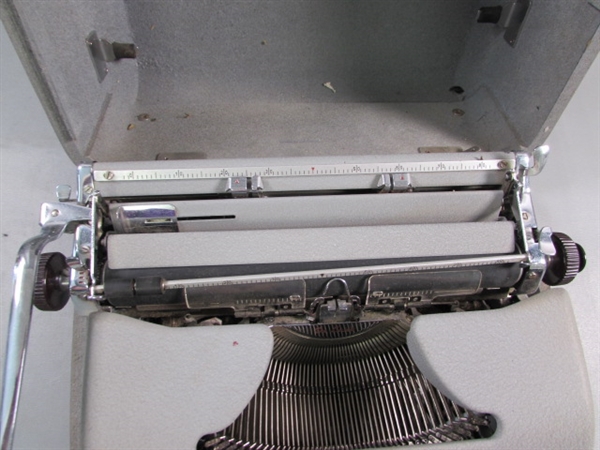 VINTAGE OLYMPIA PORTABLE TYPEWRITER IN CARRY CASE