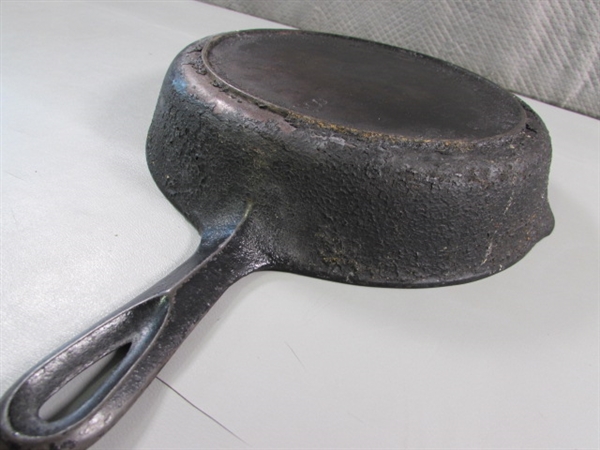 VINTAGE BSR #8 CAST IRON SKILLET