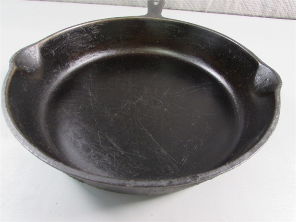 VINTAGE BSR #8 CAST IRON SKILLET