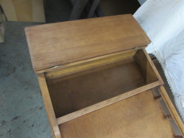 COLONIAL STYLE COFFEE TABLE WITH SIDE STORAGE