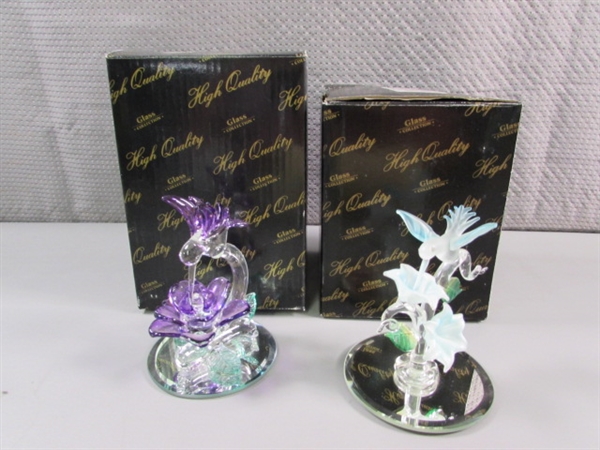 PAIR OF HAND BLOWN GLASS HUMMINGBIRDS