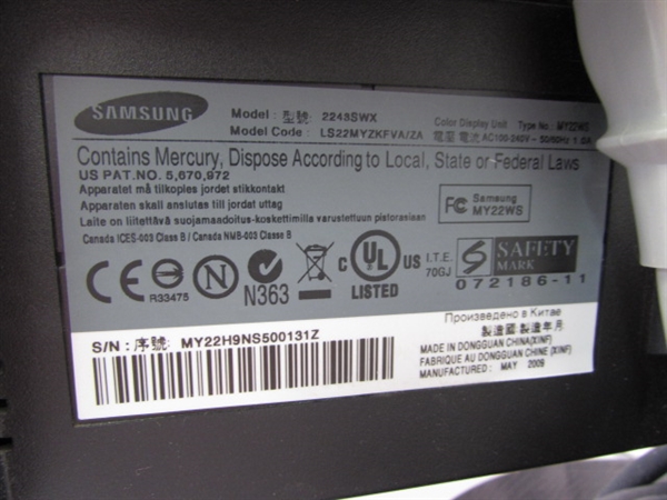 22 SAMSUNG MONITOR
