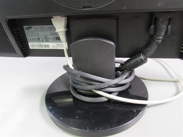 22 SAMSUNG MONITOR