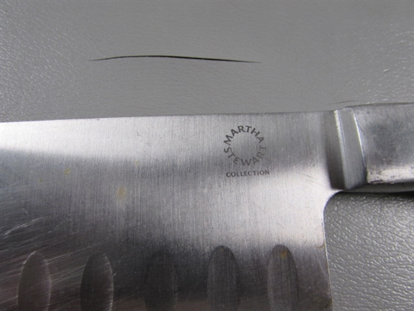 KITCHEN KNIVES, SHARPENER & CUTTING BOARDS