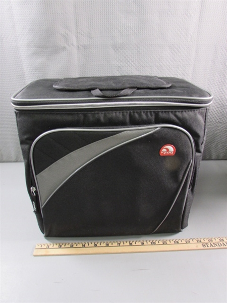 INSULATED LUNCH TOTES & STAINLESS WATER BOTTLES