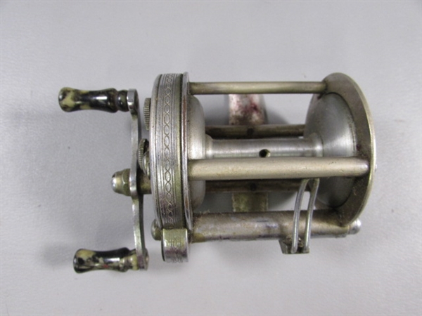 VINTAGE FISHING REEL