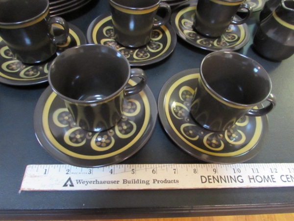 VINTAGE MIKASA (JAPAN) STONEWARE DINNERWARE - SERVICE FOR 8