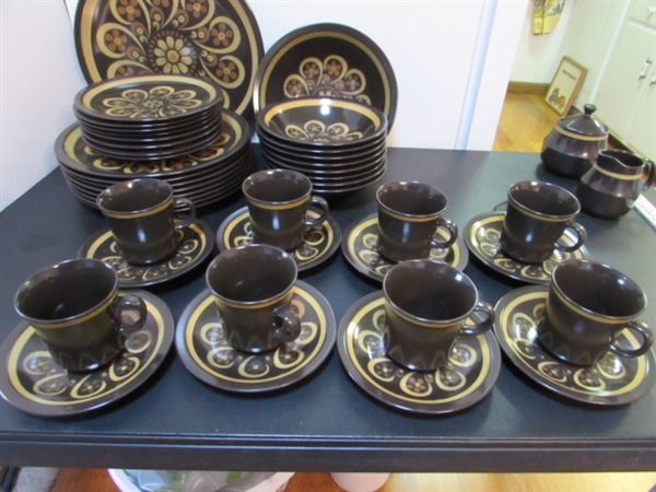 VINTAGE MIKASA (JAPAN) STONEWARE DINNERWARE - SERVICE FOR 8