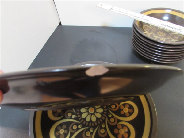VINTAGE MIKASA (JAPAN) STONEWARE DINNERWARE - SERVICE FOR 8