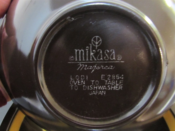 VINTAGE MIKASA (JAPAN) STONEWARE DINNERWARE - SERVICE FOR 8