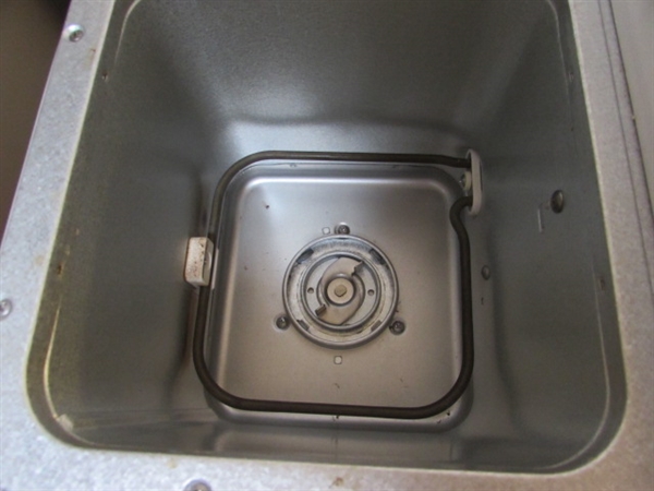 BREADMAN AUTOMATIC BREAD MAKER