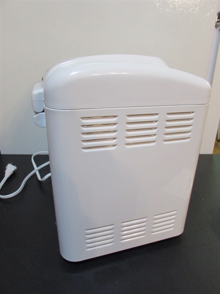 BREADMAN AUTOMATIC BREAD MAKER