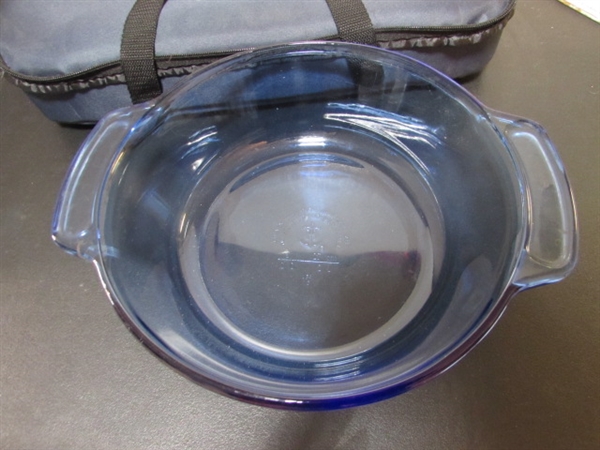 GLASS CASSEROLE W/TRAVEL CASE, PIE PLATE & ROUND CASSEROLE