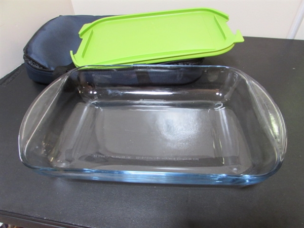 GLASS CASSEROLE W/TRAVEL CASE, PIE PLATE & ROUND CASSEROLE