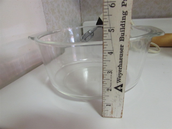 VINTAGE SUNBEAM HAND MIXER, 2 ROLLING PINS, MIXING BOWLS, MEASURING CUPS, ETC.