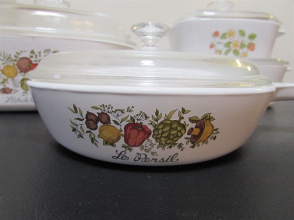 VINTAGE CORNING WARE W/LIDS - 2 DIFFERENT PATTERNS