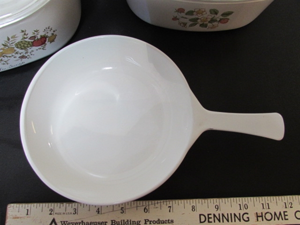 VINTAGE CORNING WARE W/LIDS - 2 DIFFERENT PATTERNS