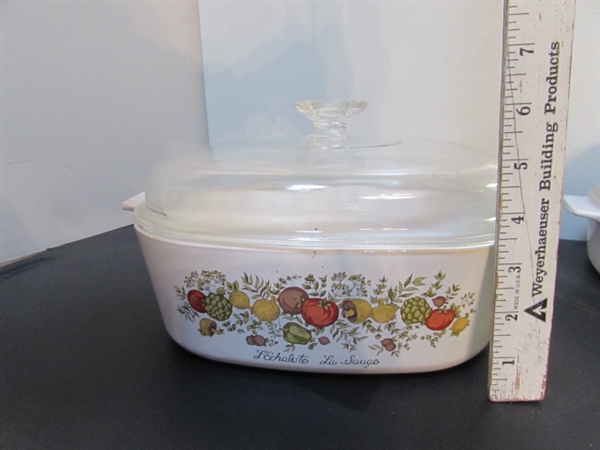 VINTAGE CORNING WARE W/LIDS - 2 DIFFERENT PATTERNS