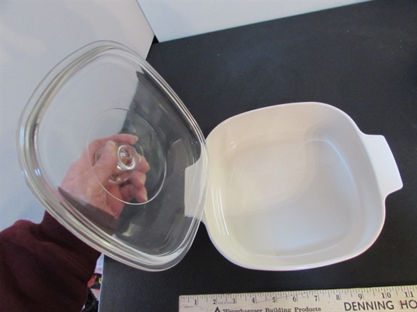 VINTAGE CORNING WARE W/LIDS - 2 DIFFERENT PATTERNS