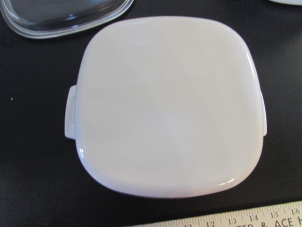 VINTAGE CORNING WARE W/LIDS - 2 DIFFERENT PATTERNS