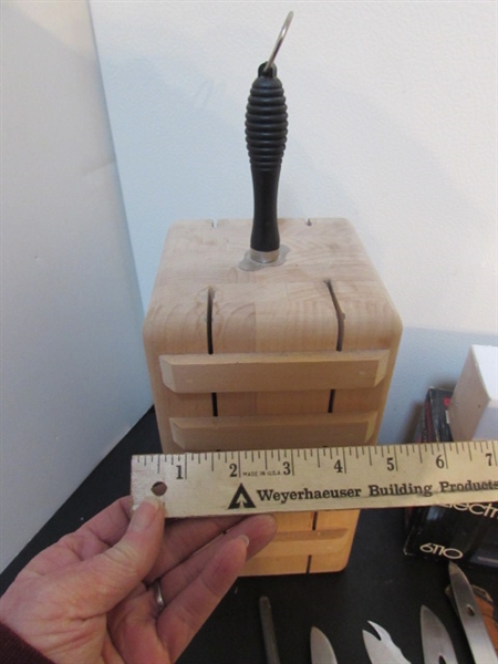 KNIFE BLOCK, KITCHEN KNIVES & SHARPENERS