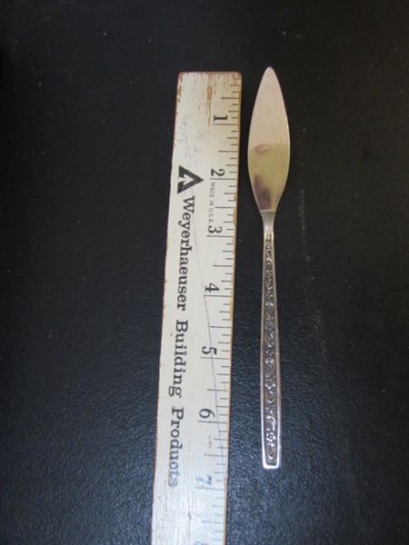VINTAGE MIRACLE MAID STAINLESS FLATWARE & MISC PATTERNED EXTRAS