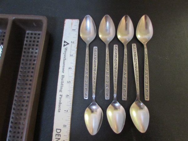 VINTAGE MIRACLE MAID STAINLESS FLATWARE & MISC PATTERNED EXTRAS