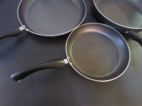 FARBERWARE FRYING PANS & SPLATTER SCREEN