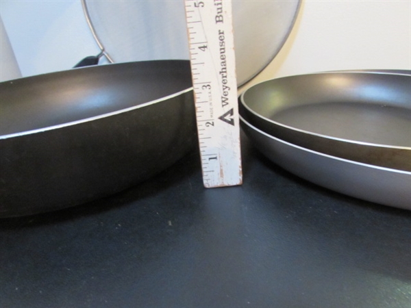 FARBERWARE FRYING PANS & SPLATTER SCREEN