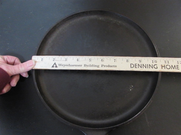10.5 LODGE CAST IRON GRIDDLE