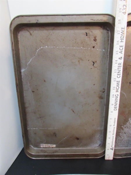 COOKIE SHEETS, MUFFIN TIN, CAKE PANS & MORE