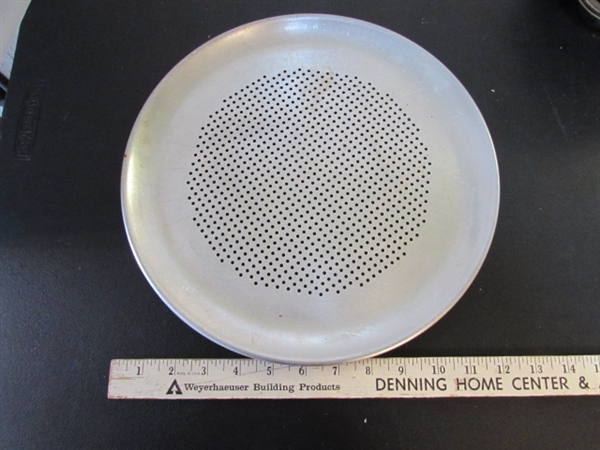 COOKIE SHEETS, MUFFIN TIN, CAKE PANS & MORE