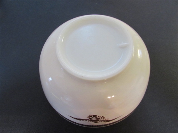 VINTAGE PYREX MILK GLASS 3 QUART FEDERAL EAGLE MIXING BOWL
