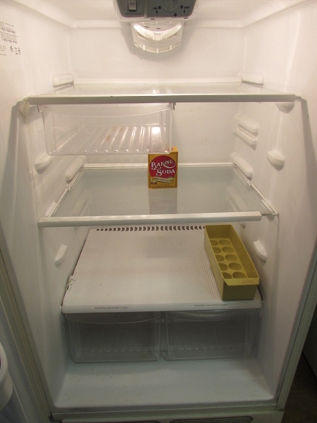 FRIGIDAIRE 16.5 CU FT REFRIGERATOR WITH FROST FREE FREEZER