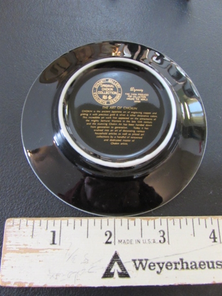 COLLECTION OF ART OF CHOKIN 24KT RIMMED PLATES