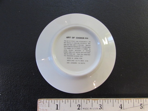 COLLECTION OF ART OF CHOKIN 24KT RIMMED PLATES