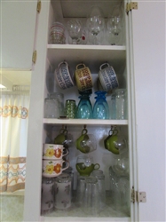 CONTENTS OF CUPBOARD - STEMWARE, DRINKING GLASSES, SOUP MUGS, ETC