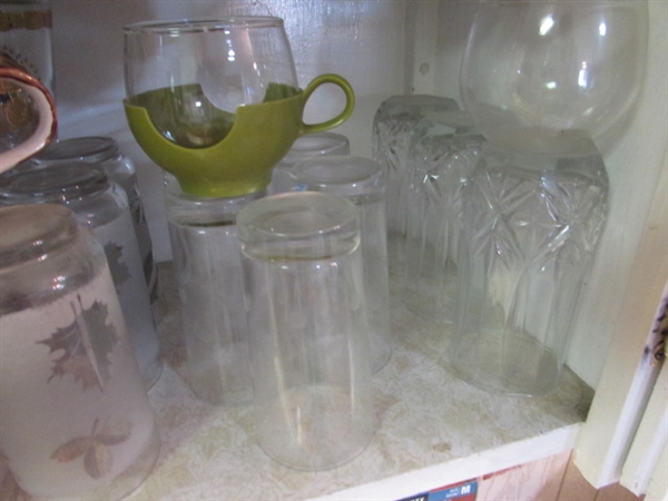 CONTENTS OF CUPBOARD - STEMWARE, DRINKING GLASSES, SOUP MUGS, ETC
