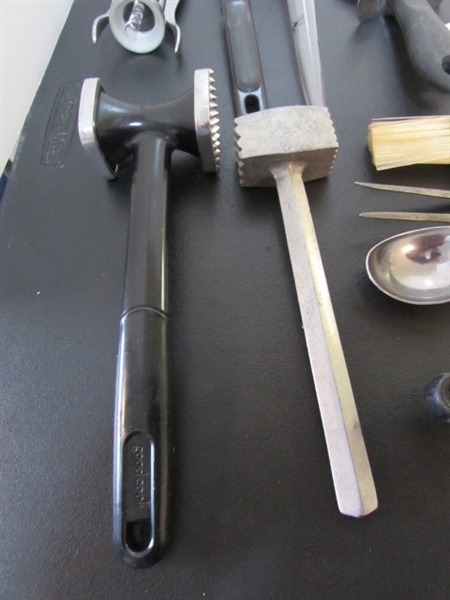 KITCHEN UTENSILS
