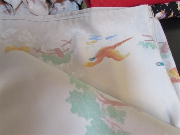 CLOTH PLACEMATS, NAPKINS & MORE
