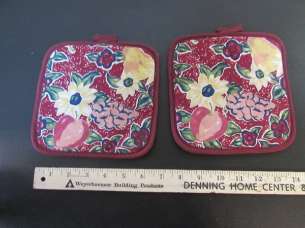 CLOTH PLACEMATS, NAPKINS & MORE