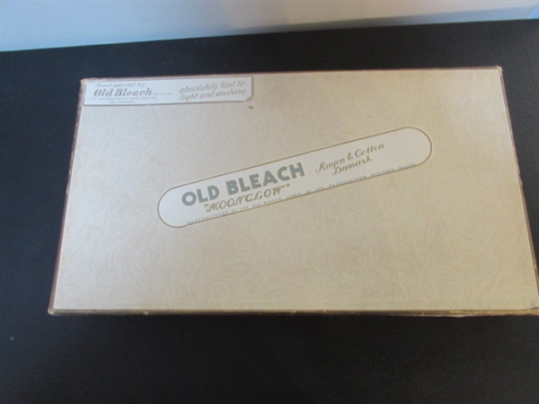 CLOTH PLACEMATS, NAPKINS & MORE