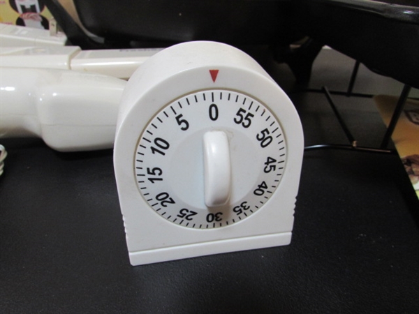 ELECTRIC SKILLET, BROWNIE PAN, VACUUM SEALER & MORE