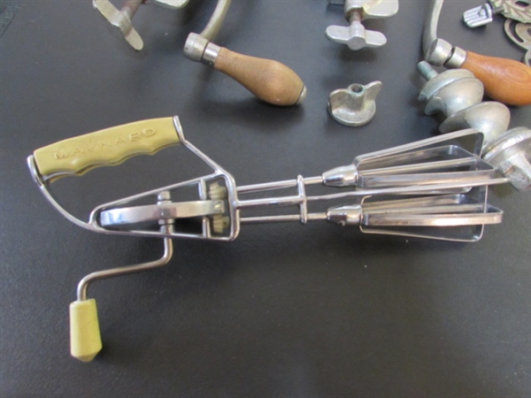 VINTAGE MEAT GRINDERS AND HAND MIXER