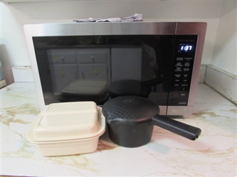 1100 WATT PANASONIC MICROWAVE