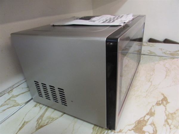 1100 WATT PANASONIC MICROWAVE